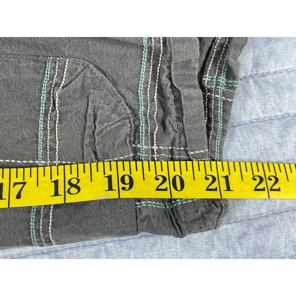 Columbia Omni Shade Mens Size 38 Cargo Hiking Shorts Multicolor Plaid Gray Blue